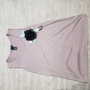 Sleeveless top in blush pink
